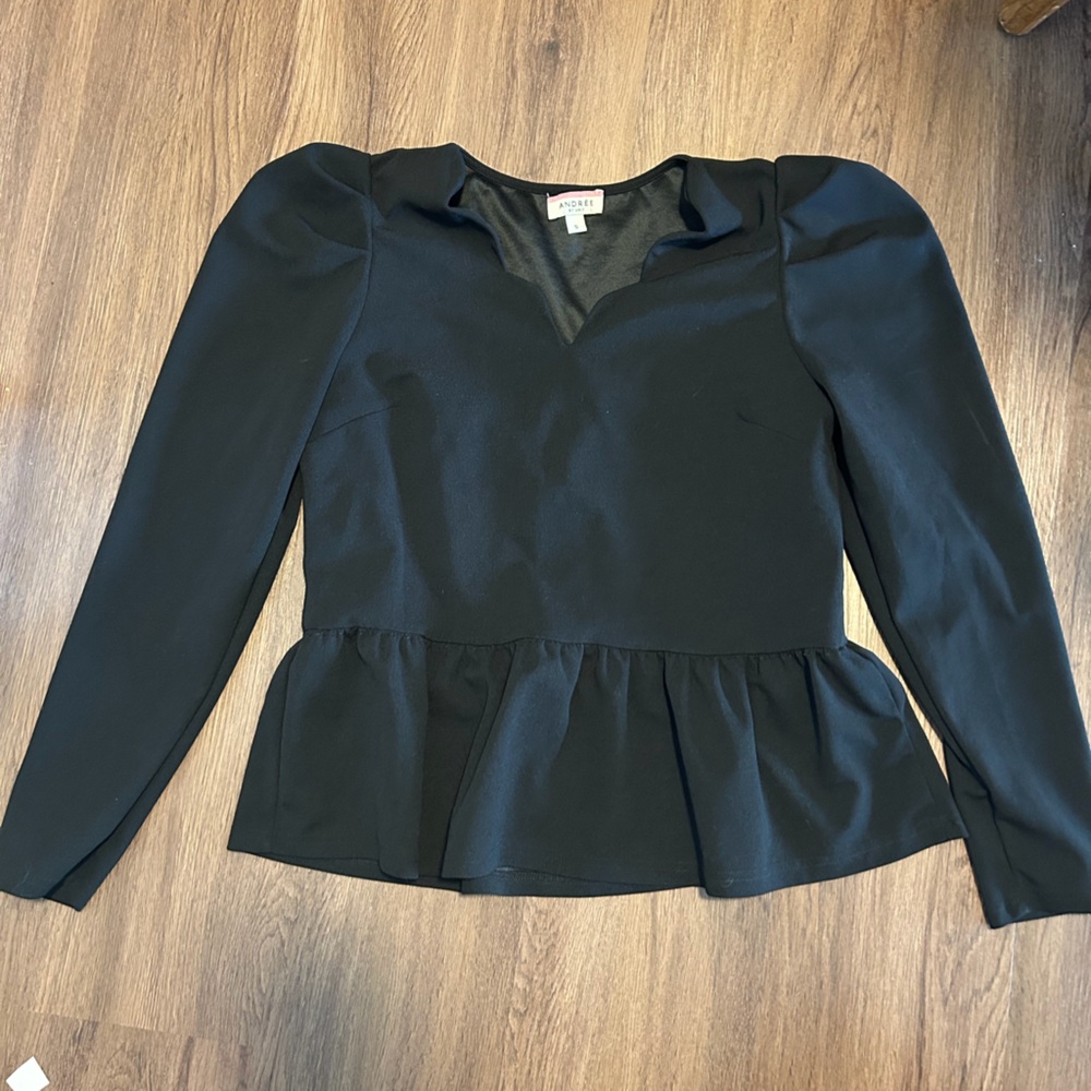 Andree Classic Black Top